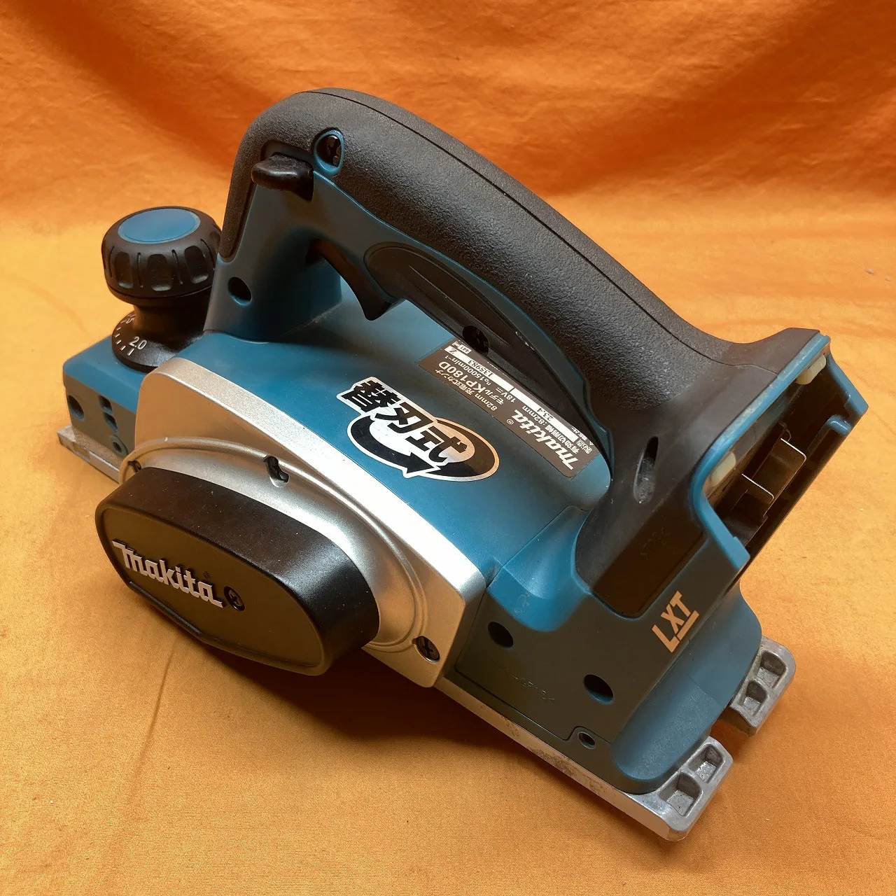 充電カンナ マキタ KP180D 82mm 18V